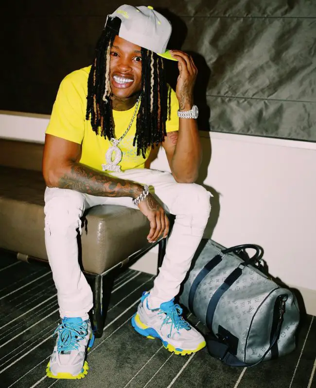 King Von: Yellow T-Shirt And White Jeans - Iconic Celebrity Outfits
