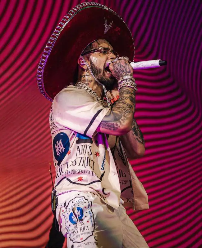 Anuel AA Outfits
